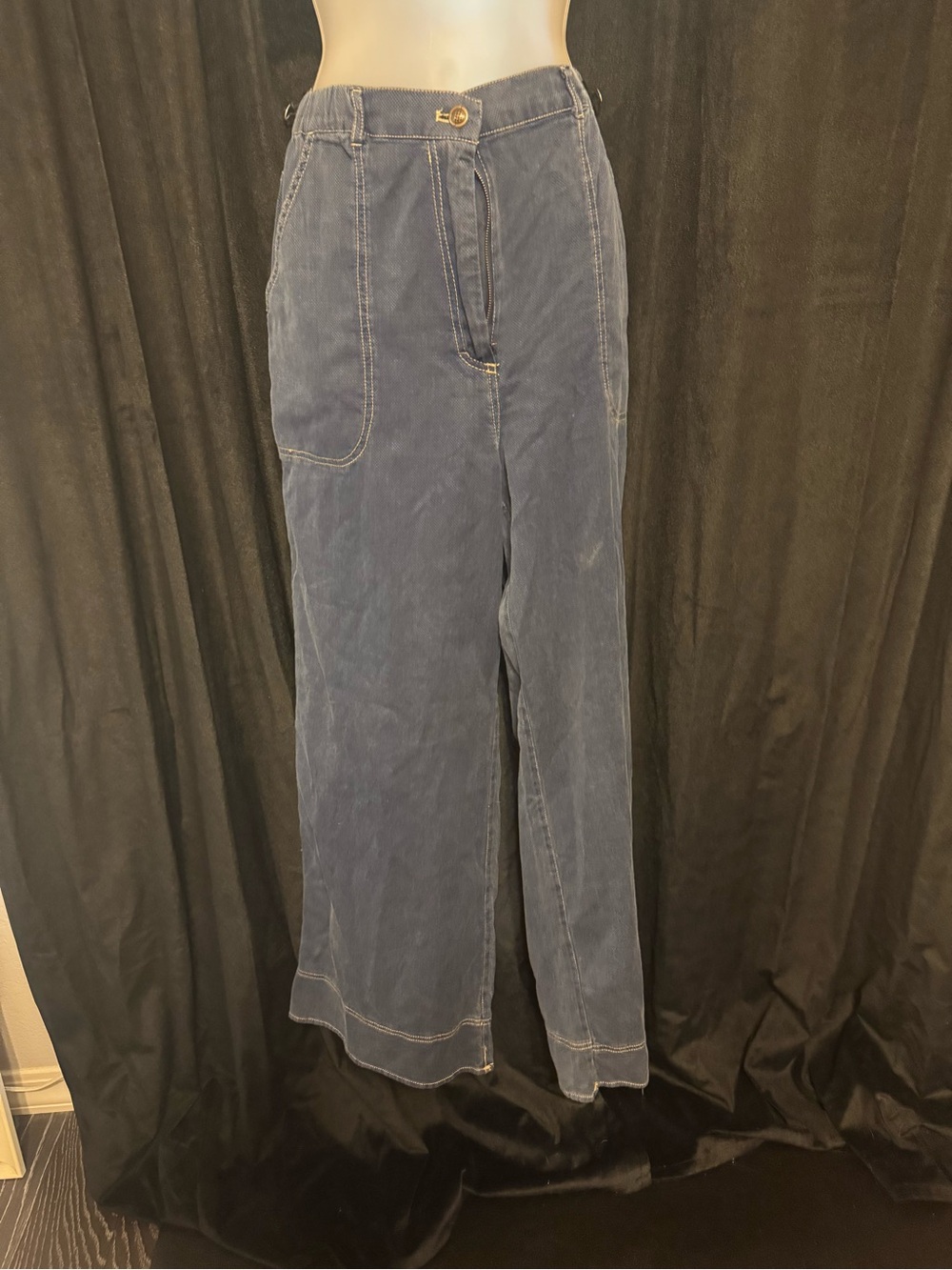 Max Studio Wide-Leg Jeans in Navy Blue